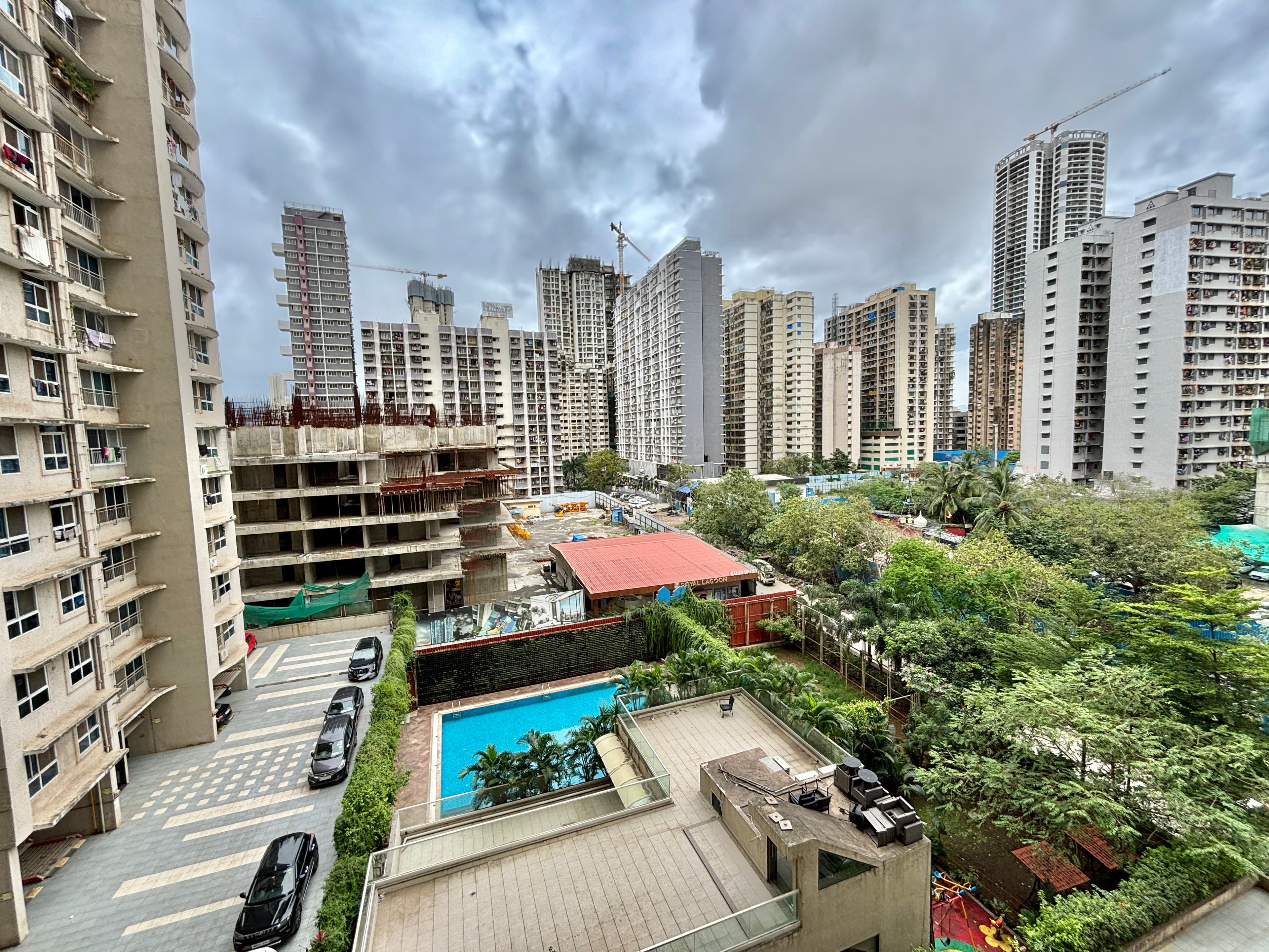 Royal Oasis building view