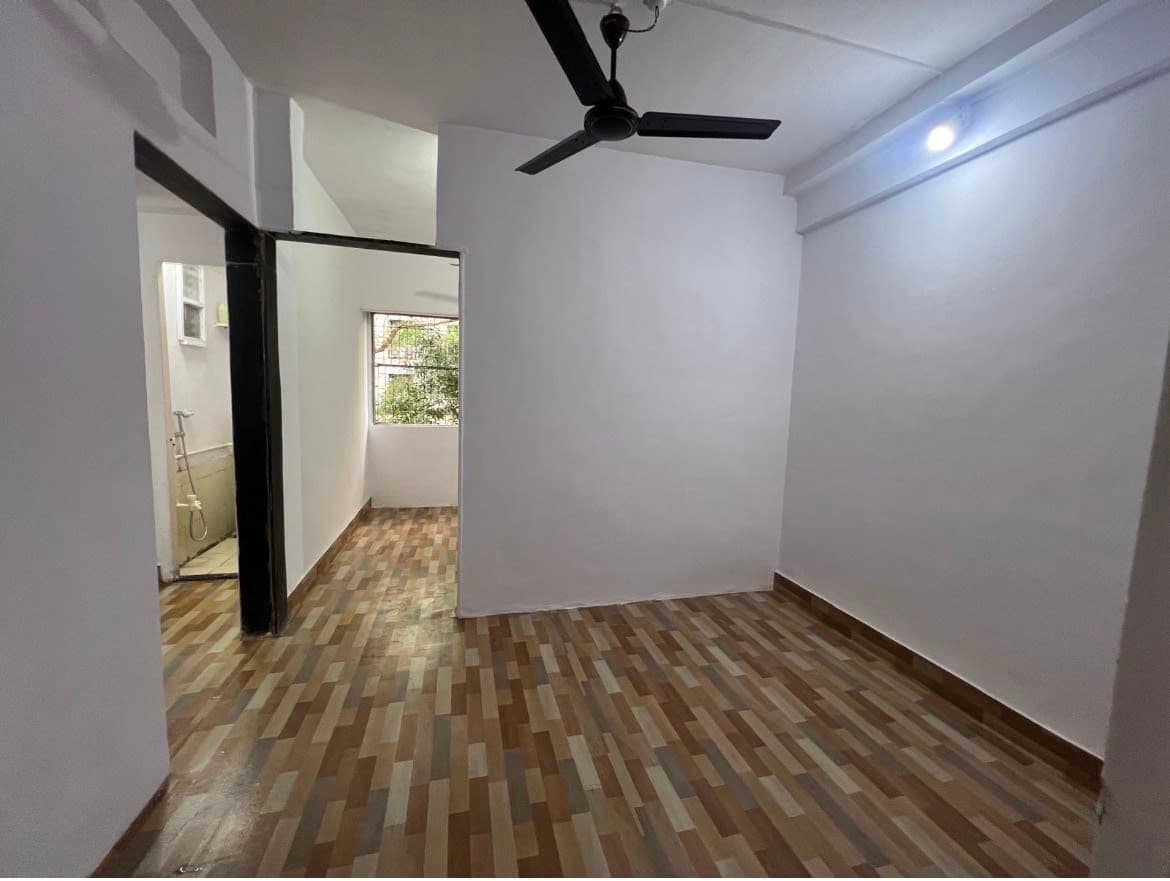 1 rk flar for rent in kandivali west mumbai - Image 1