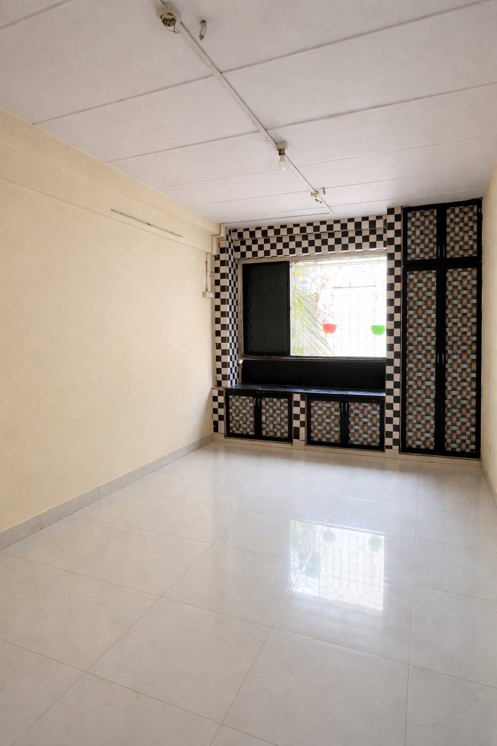 1 RK Flat Available for rent in Ekta Nagar, Malad West (Prime Location) - Image 1